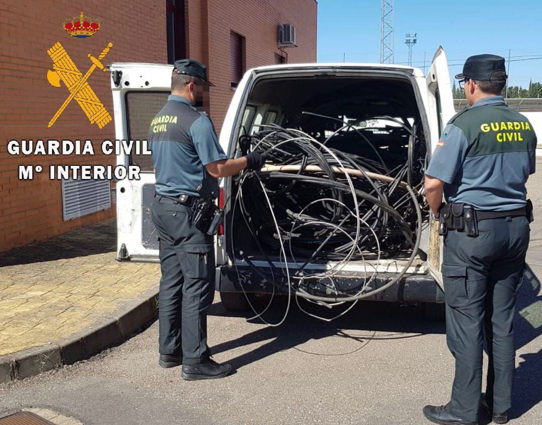 Furgoneta con cable interceptada por la Guardia Civil