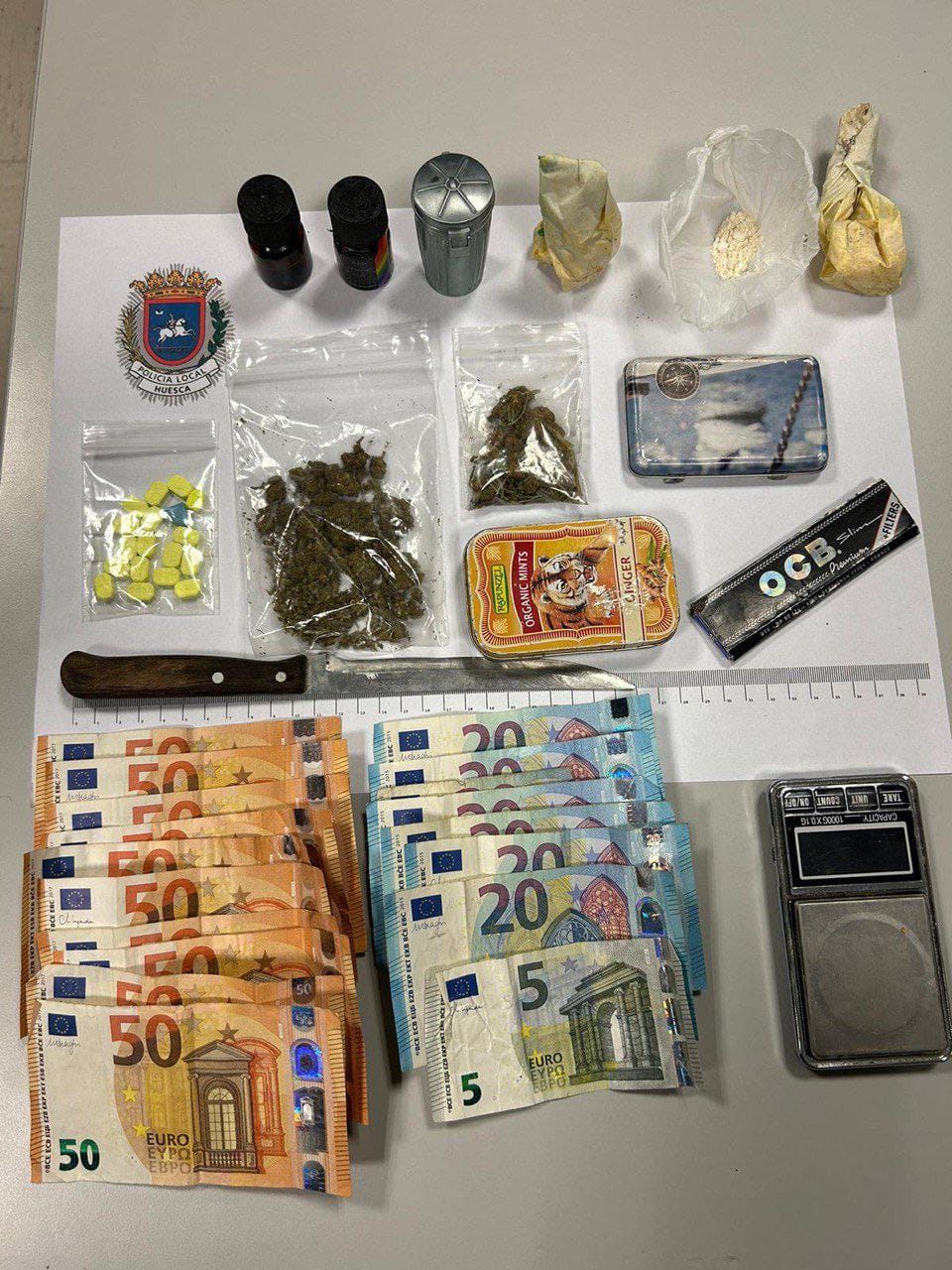 Material encontrado por la policia local de Huesca