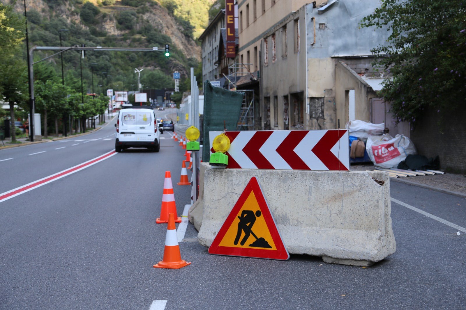 La circul·lació a la CG-1 es readaptarà amb dos carrils en sentit nord i un, en el sentit sud fins al novembre