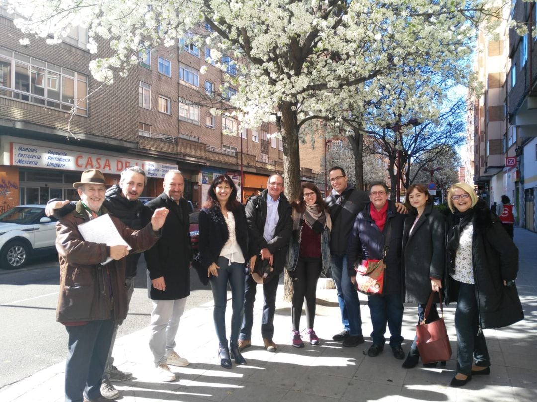 La concejala de Cultura, Ana Redondo, junto a varios organizadores 