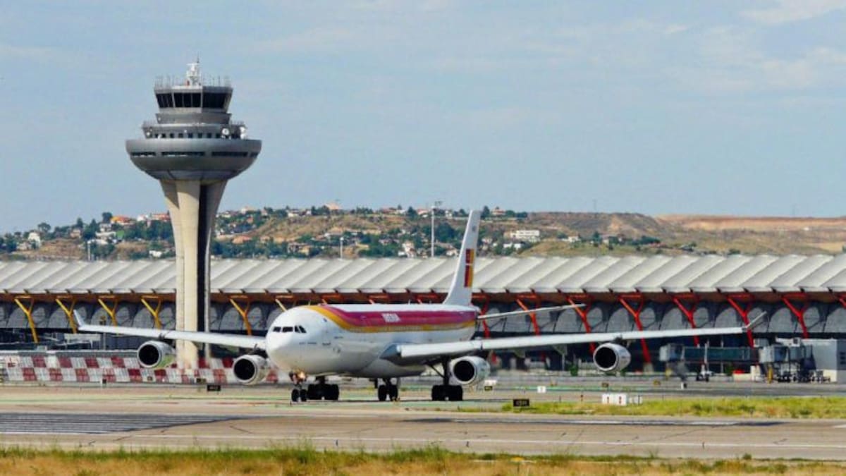 Entrevista a Pablo Muñoz, portavoz de la Plataforma contra la ampliación de Barajas, sobre el estudio sobre el incremento de emisiones y contaminación del aeropuerto