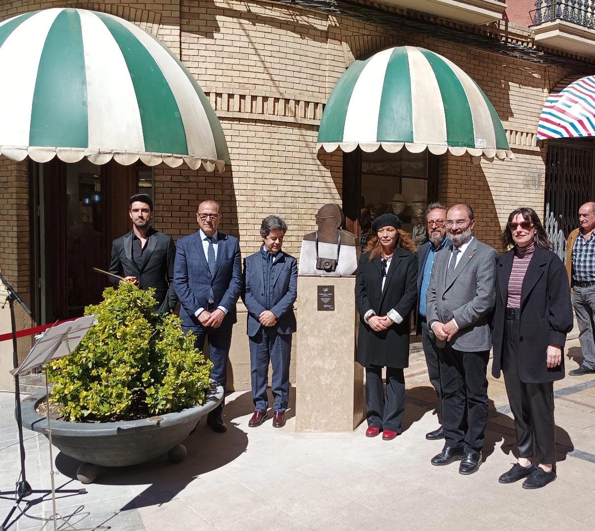 Presentación de la escultura de Carlos Saura.