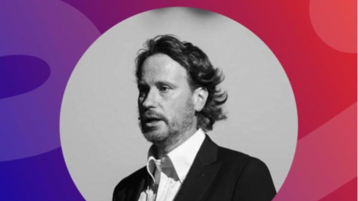 Fundación Ibercaja inaugura con Víctor Küppers una edición especial de “Educar para el futuro” con motivo de su 150 aniversario