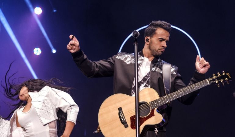 El cantante y compositor puertorriqueño Luis Fonsi, durante el concierto ofrecido en Las Palmas de Gran Canaria perteneciente a su gira &#039;Love Dance&#039;.