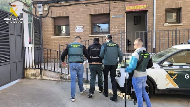 La detención la han realizado efectivos del Puesto de Arenas de San Pedro