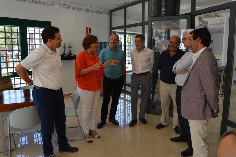 La Consejera Patricia Franco, durante su encuentro con representantes de la nueva marca turística