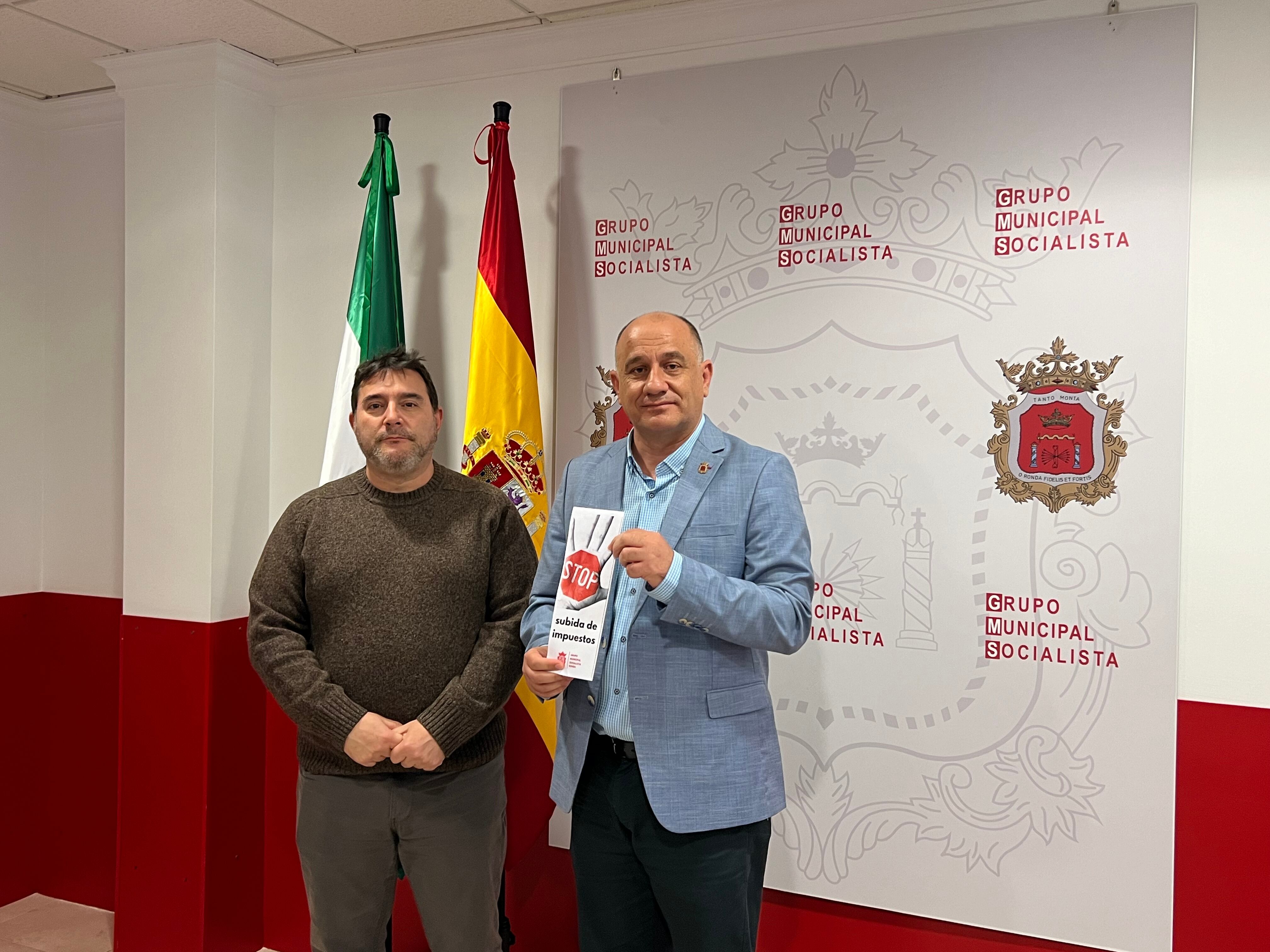 Francisco Cañestro y Juan Carlos González en la Casa del Pueblo de Ronda este martes