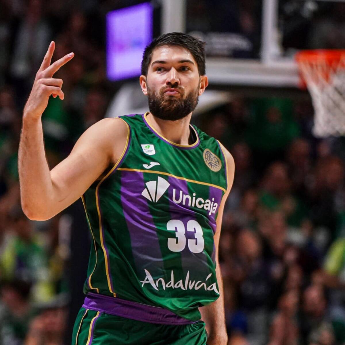 El Unicaja solventa el obstáculo del Joventut y acaba primero (86-74)