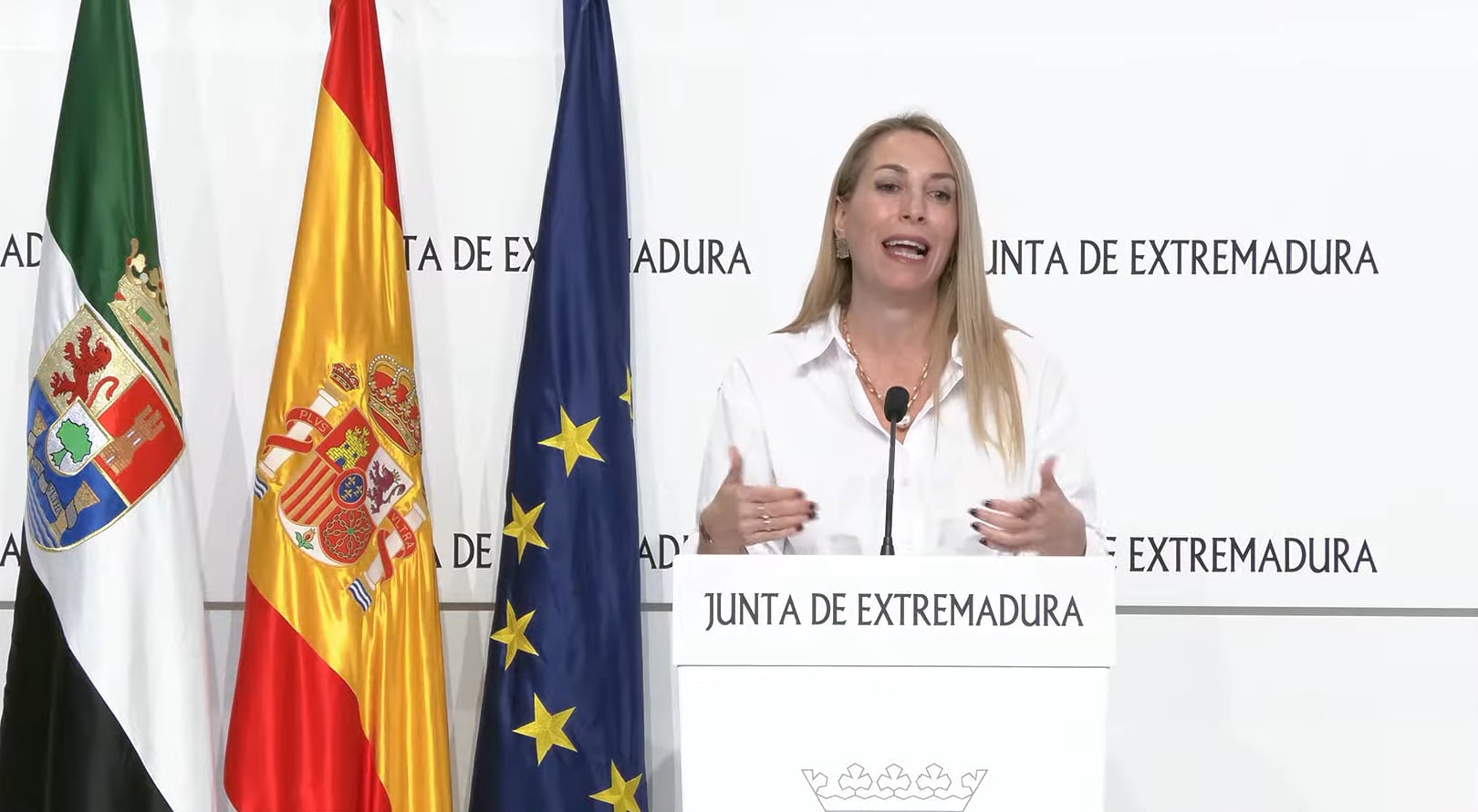 La presidenta de la Junta de Extremadura convoca elecciones autonómicas