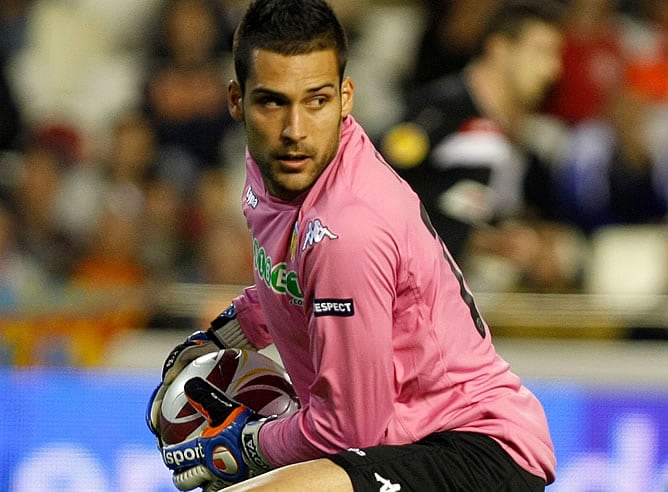 Moyà, durante un partido con el Valencia