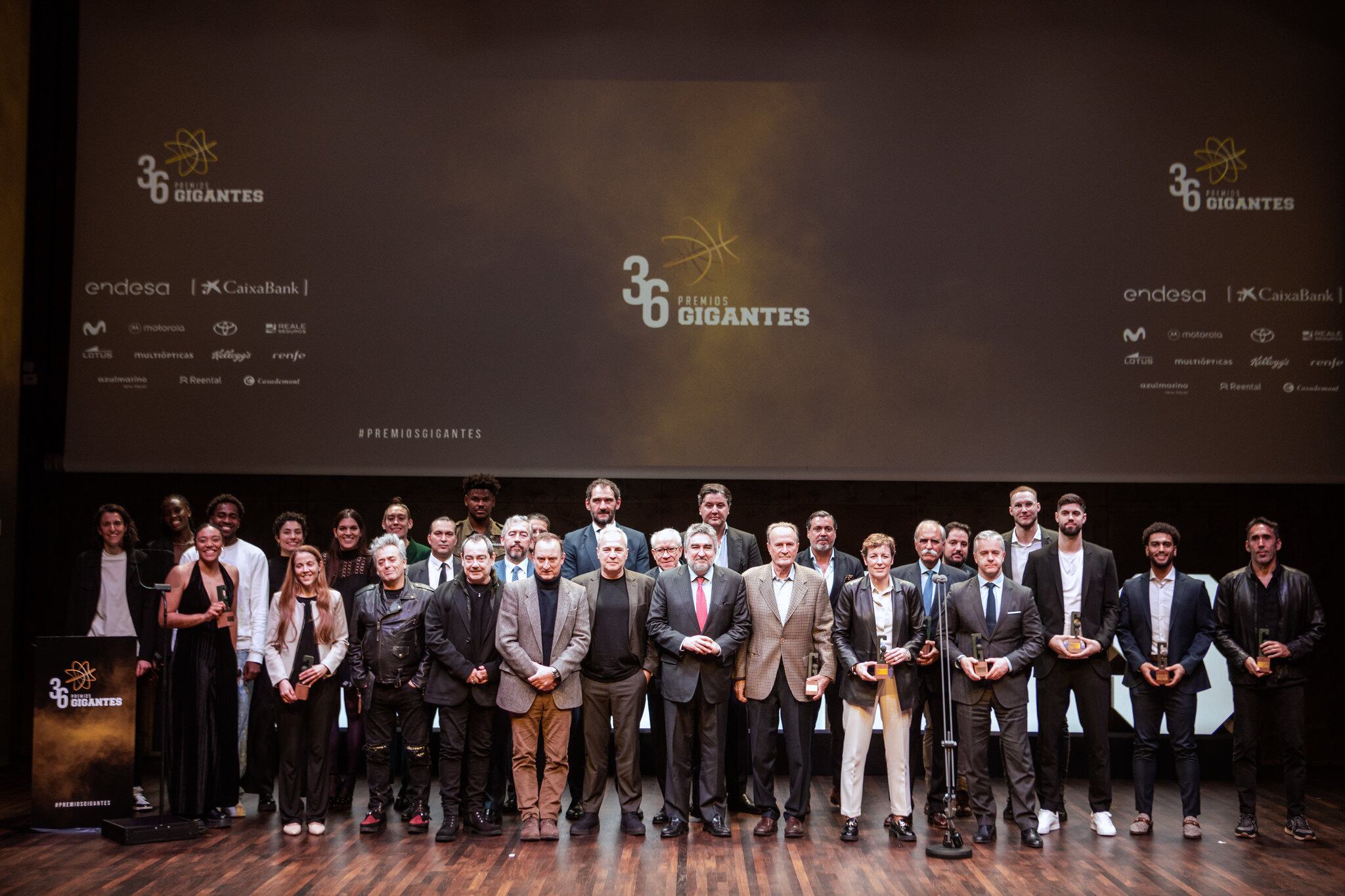 Foto de los premiados en la 36ª edición de los premios Gigantes (Gigantes).