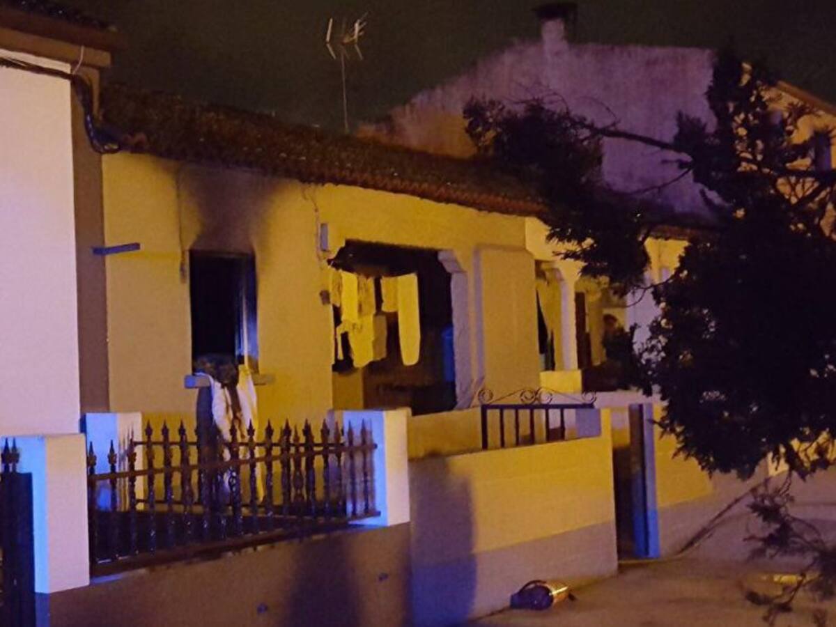 Muere una vecina de A Illa al incendiarse su habitación