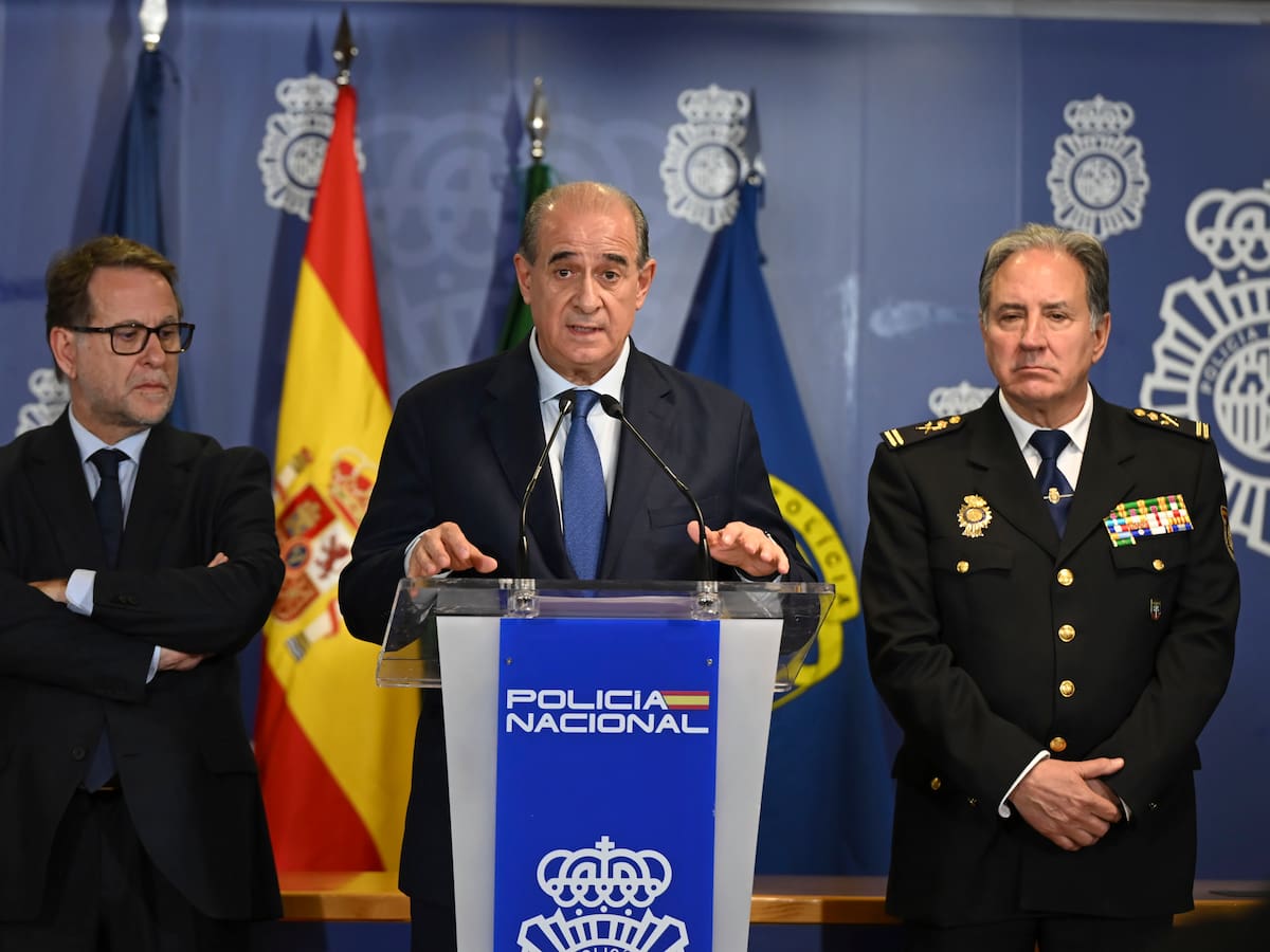 El director de la Policía se reúne con los mandos del cuerpo tras la crisis por la querella contra el DAO por acoso sexual