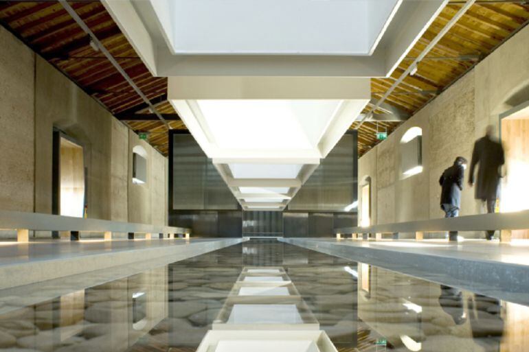 Interior del Museo del Agua en la Dársena del Canal de Castilla en Palencia