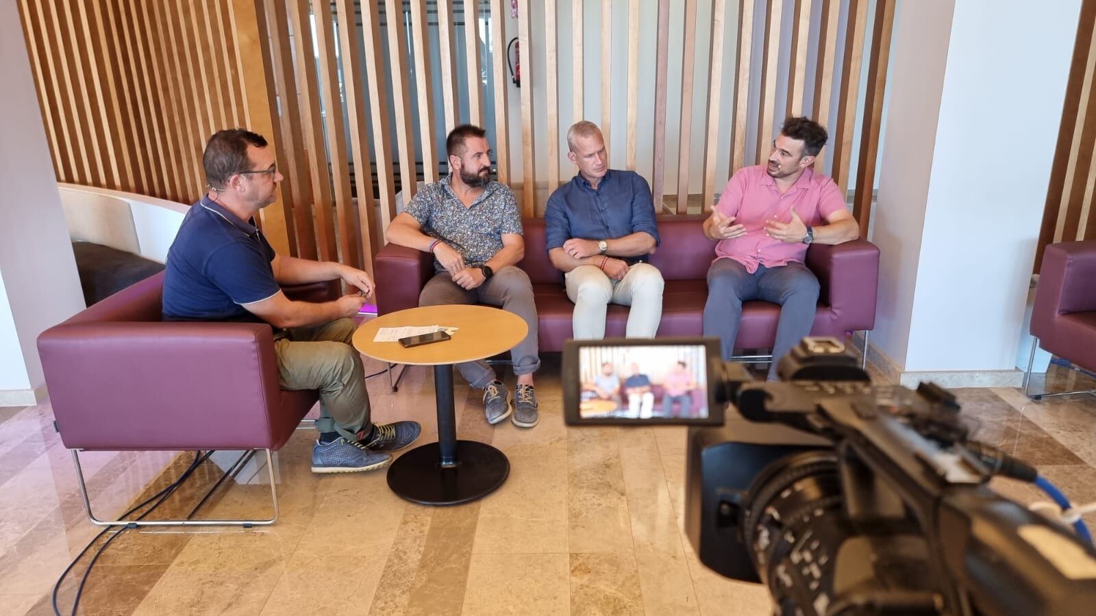 La directiva de la asociación ACUDE de la Policía Local de Gandia en una entrevista concedida al Grupo Radio Gandia.
