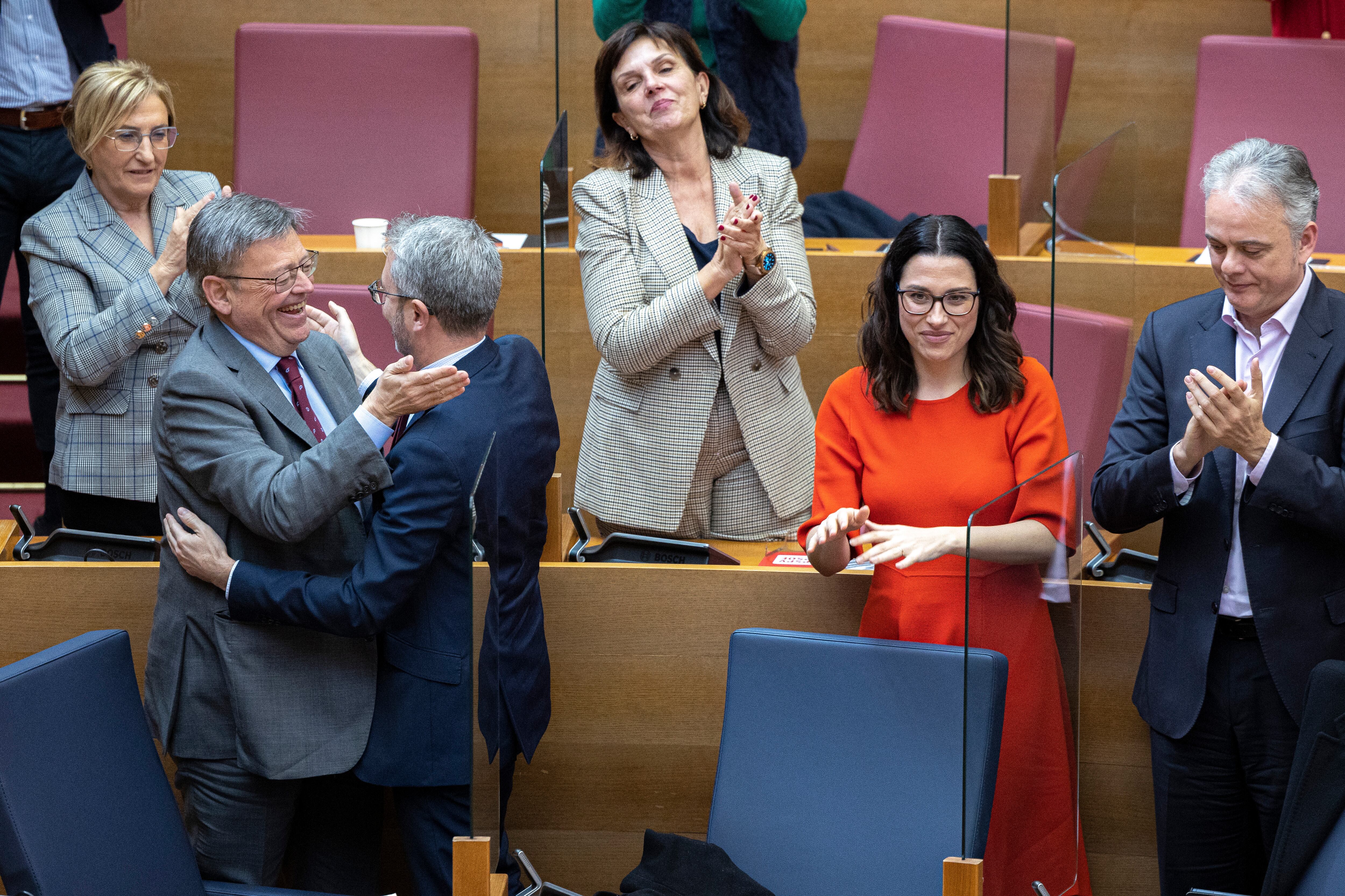 Parte del Consell en el pleno de Les Corts Valencianes tras la aprobación de los presupuestos autonómicos de 2023.