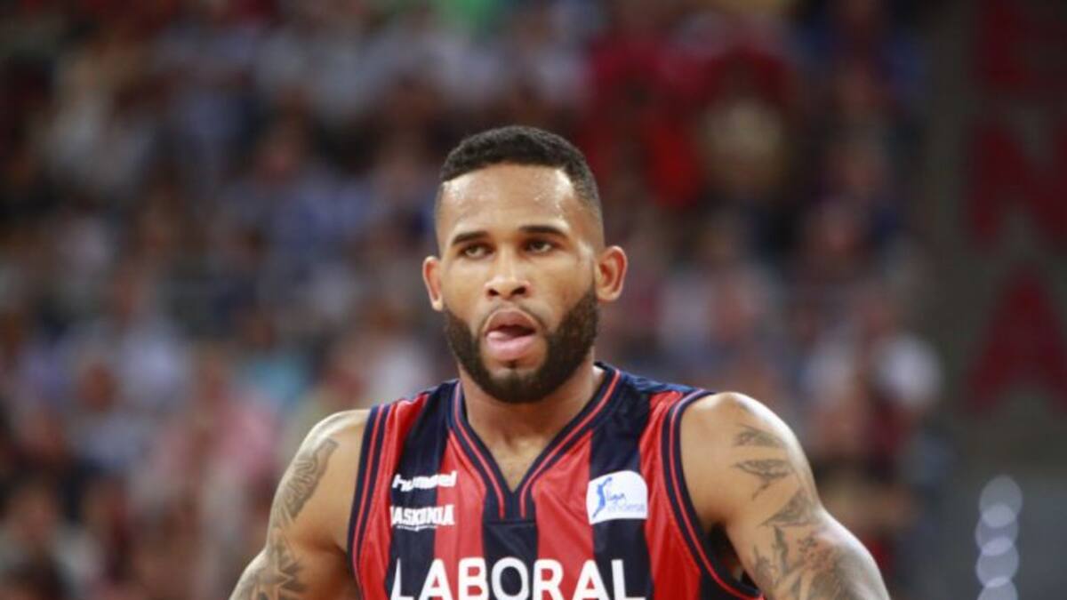 La FIBA prohíbe fichar al Baskonia por una deuda con Walter Hodge