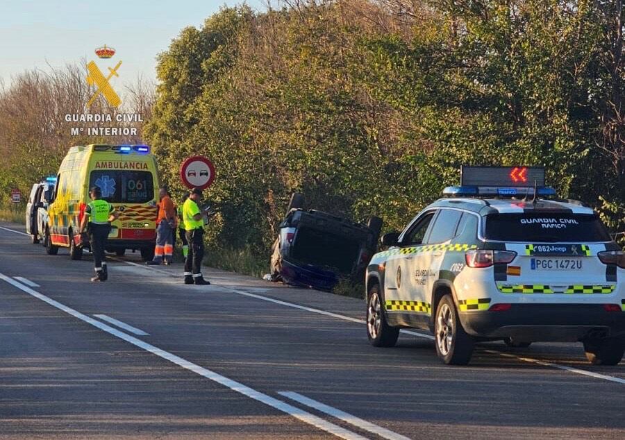 Salida de vía de un turismo en N-240, km. 148,9