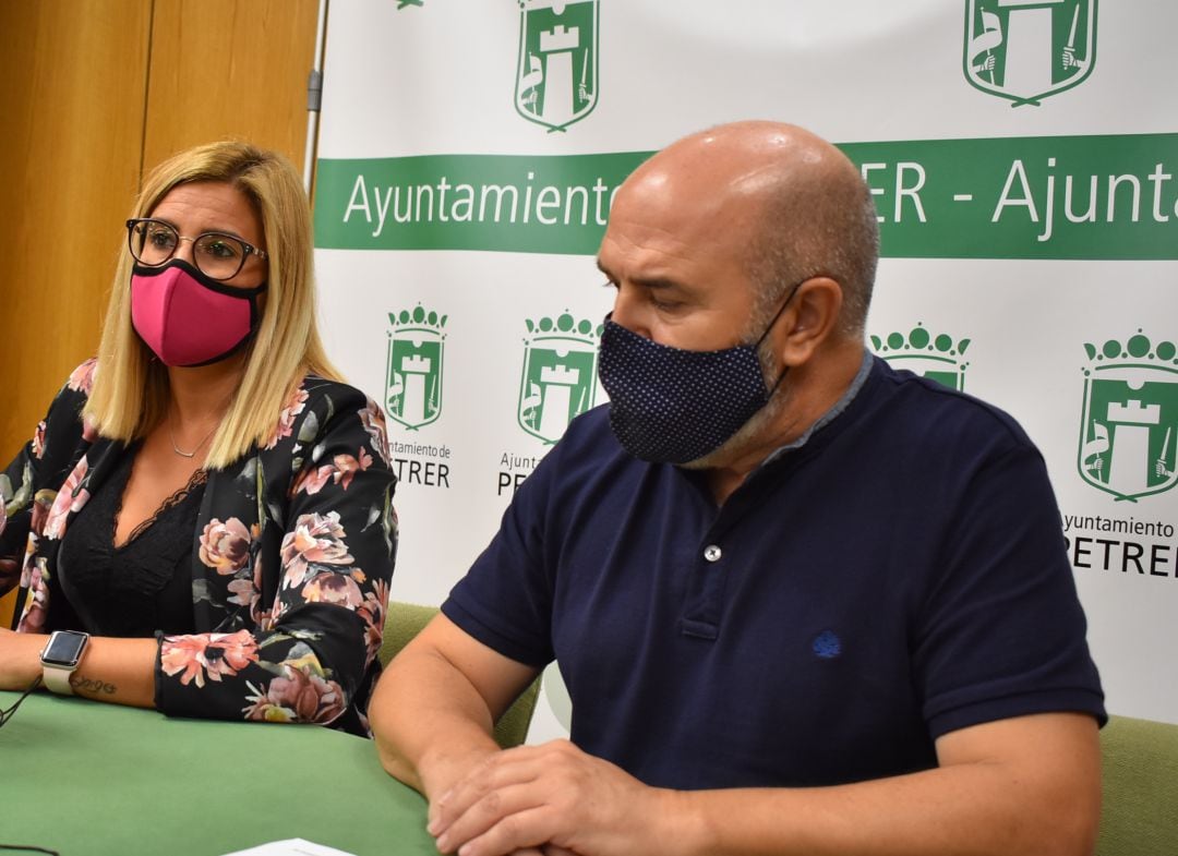 La alcaldesa y el edil de Hacienda de Petrer anuncian nuevas inversiones 