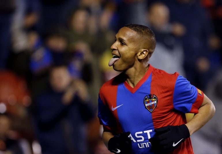 Deyverson Silva celebra su gol ante Las Palmas.