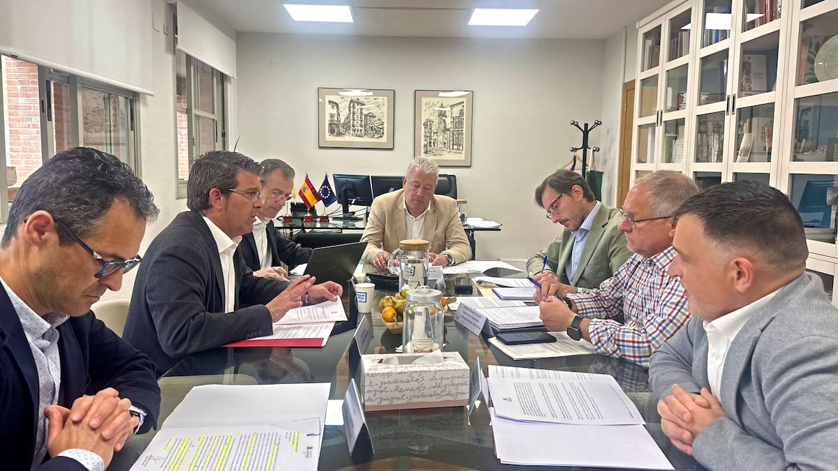 La Generalitat invierte 50.000 euros para acabar con las goteras que afectan el IES Jaume I de Ontinyent