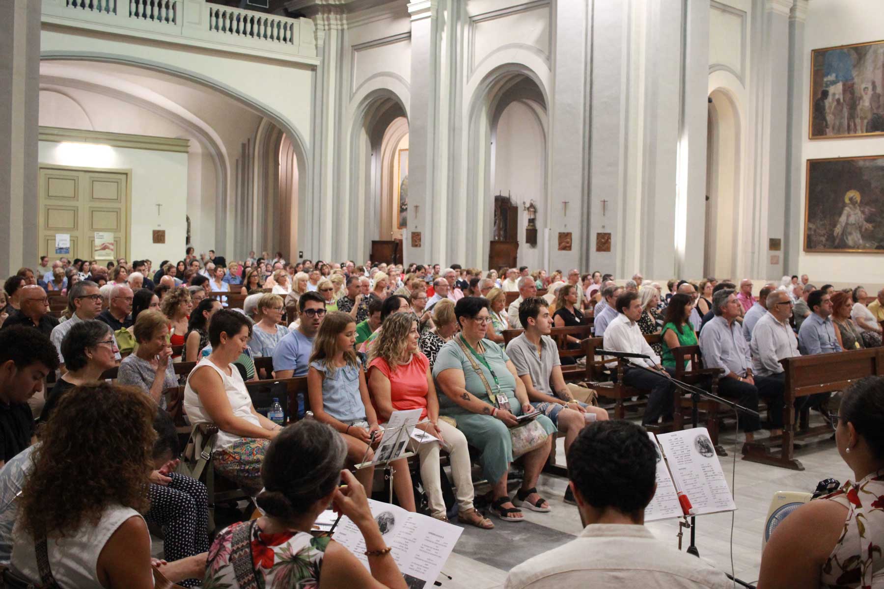 La iglesia de San Mauro y San Franisco se llenó casi por completo para asistir a la eucaristía