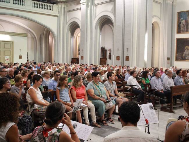 La iglesia de San Mauro y San Franisco se llenó casi por completo para asistir a la eucaristía