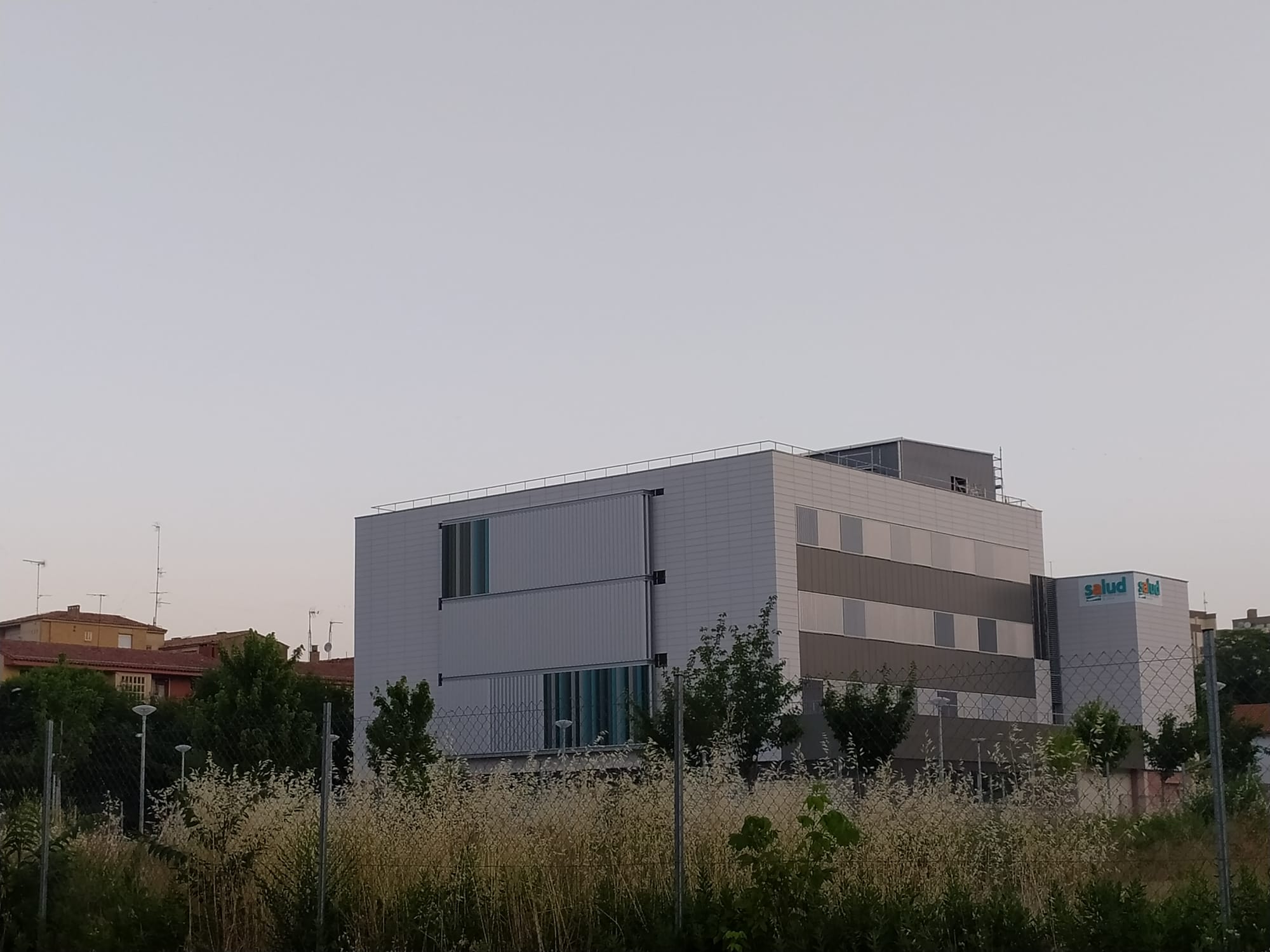 Edificio de lo que será el nuevo centro de salud Santiago Ramón y Cajal