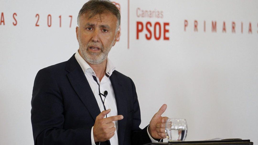 El secretario general del PSOE en Canarias, Ángel Víctor Torres. 