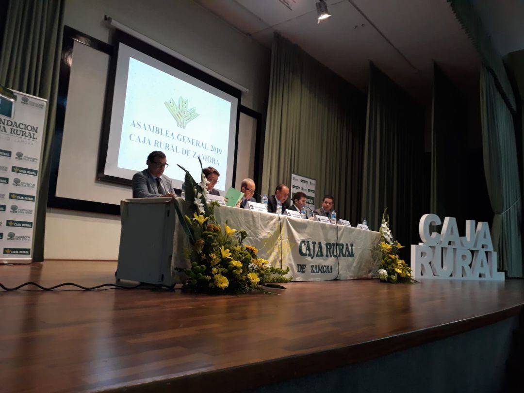 La dirección de la Caja Rural de Zamora durante la asamblea