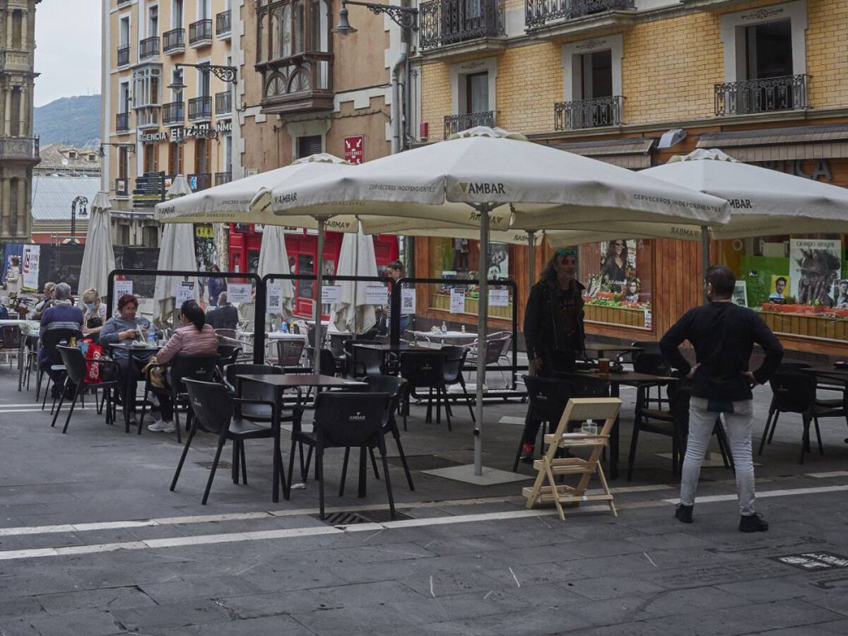 Los hosteleros entienden la reducción de horario en las 'no fiestas', pero piden la prohibición del botellón