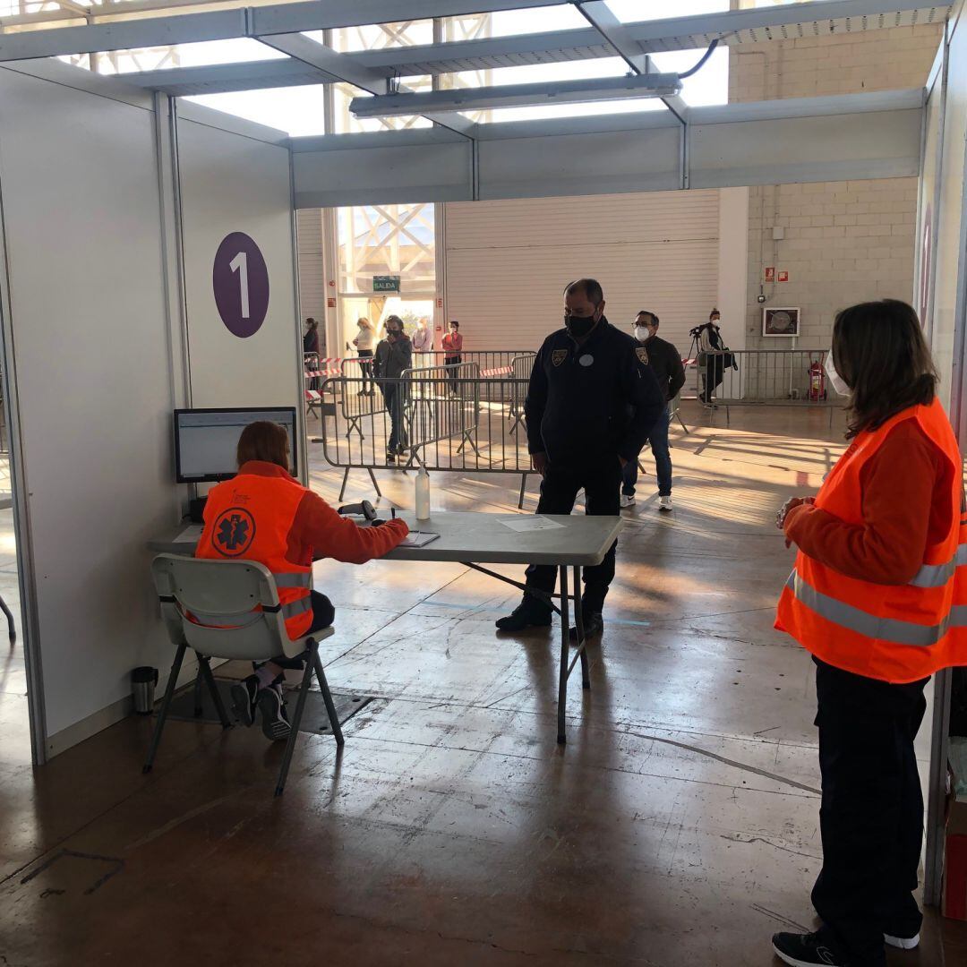 Punto de vacunación en el recinto ferial de Ibiza