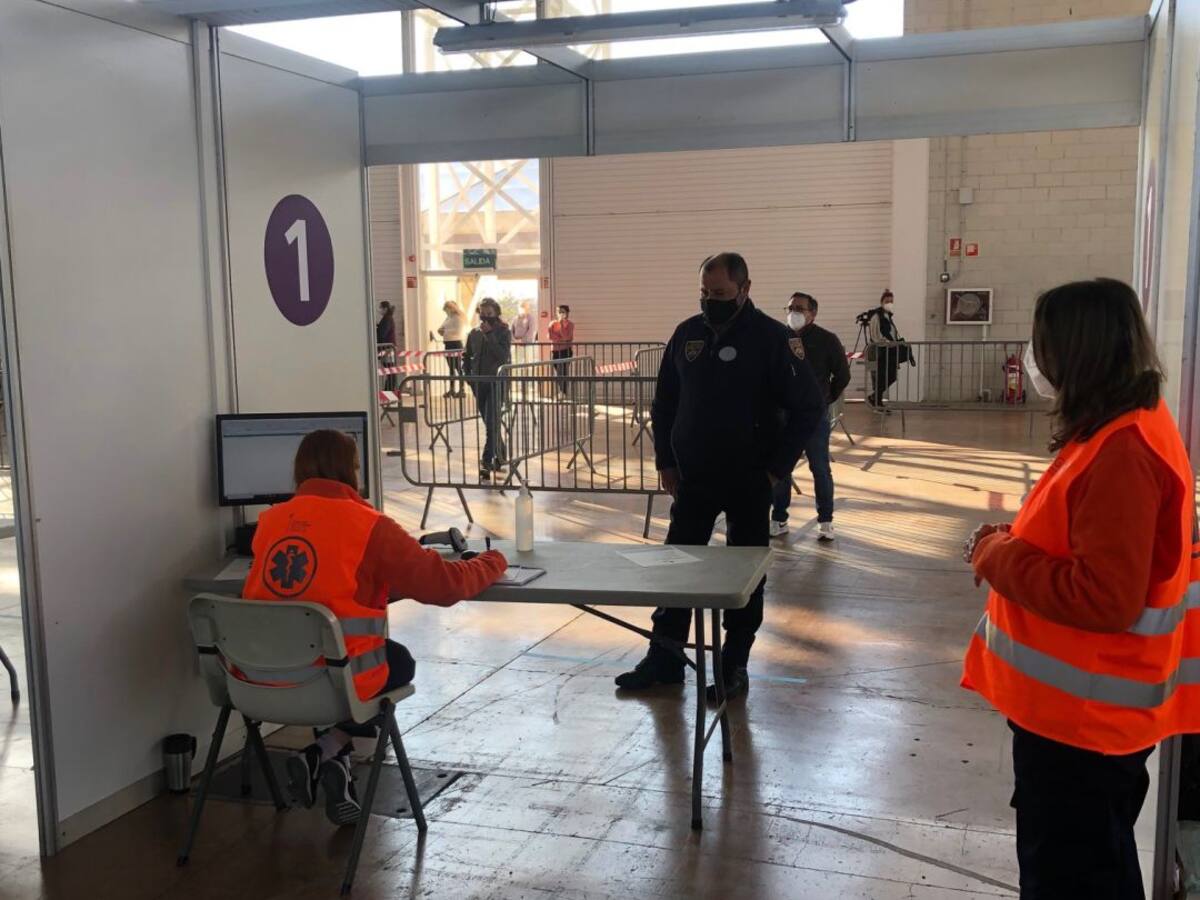 Salud empieza a vacunar hoy contra el covid en las Pitiusas a 1.000 personas con patologías de riesgo