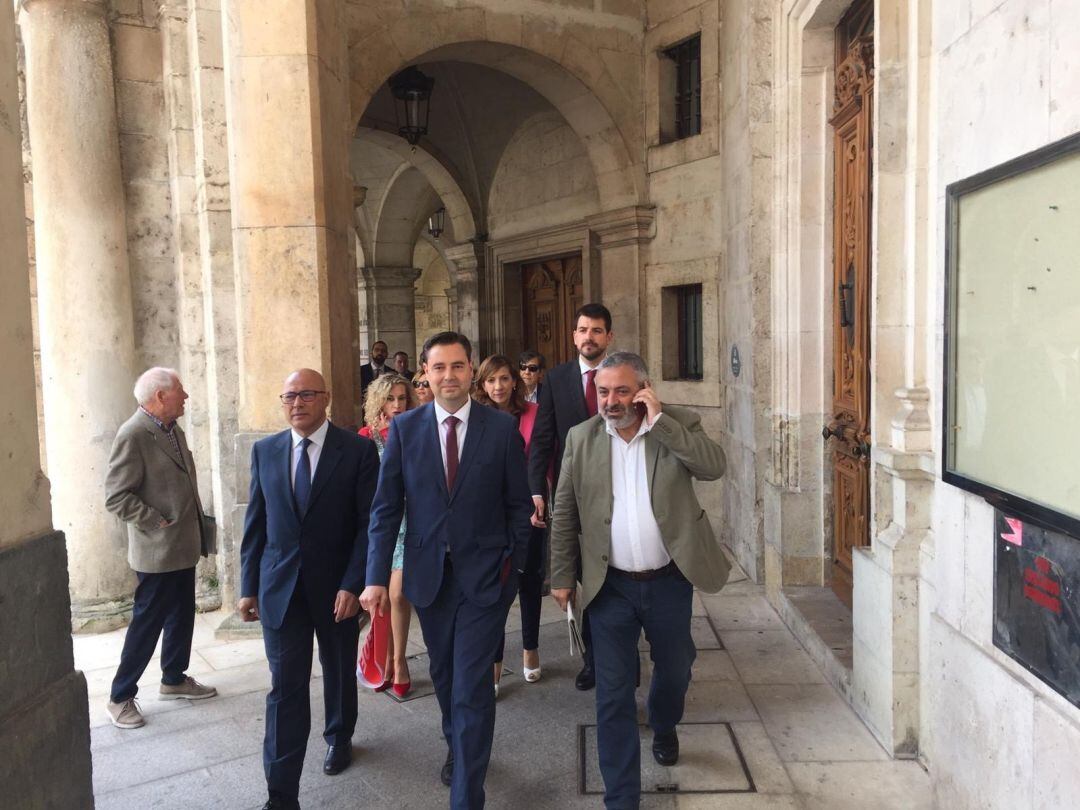 El PSOE se hace con la Alcaldía de Burgos por mayoría simple con el respaldo de Podemos.