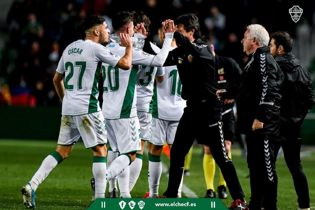 Los jugadores del Elche celebran un gol esta temporada