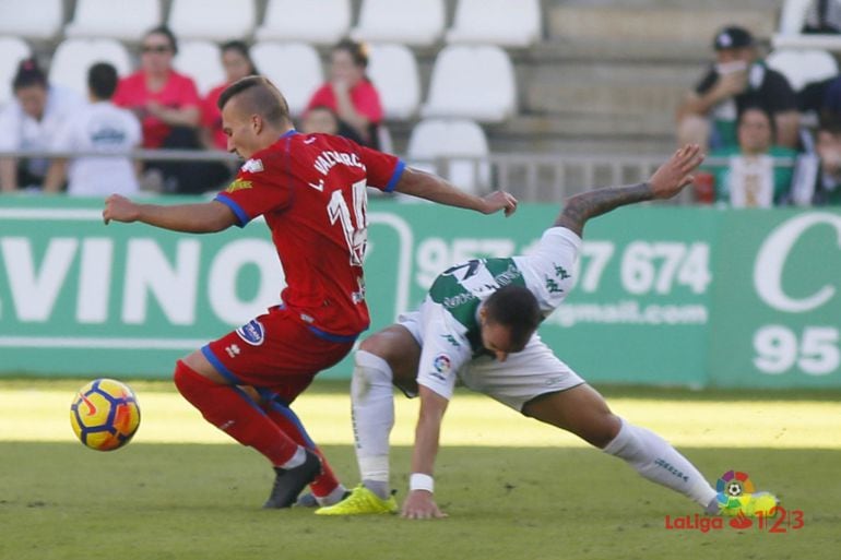 Luis Valcarce, durante el partido ante el Córdoba.