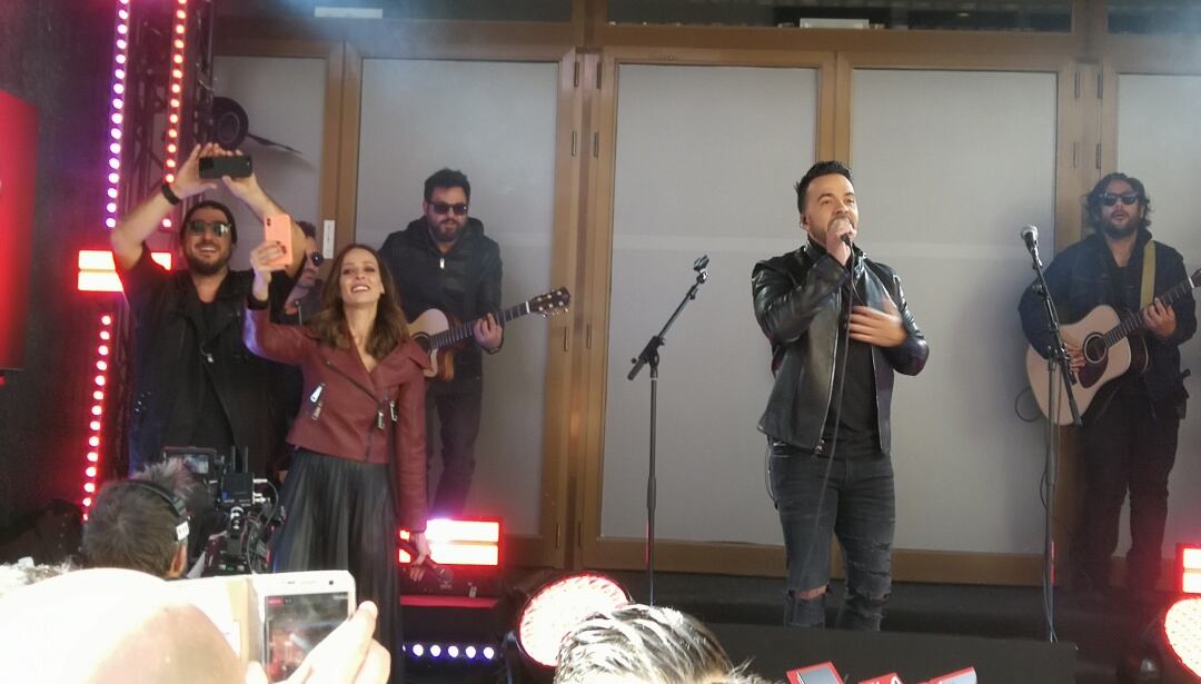 Antonio Orozco, Eva González y Luis Fonsi revolucionan Callao