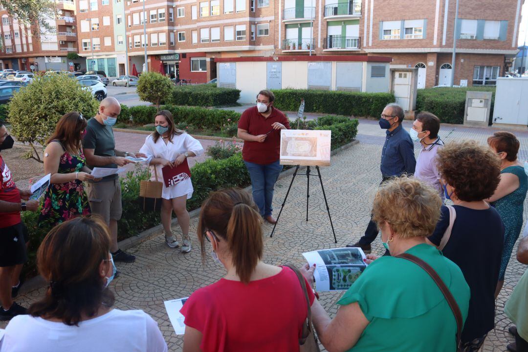 Campaña explicativa del Ayuntamiento de Onda de la remodelación de la plaza Corts Valencianes