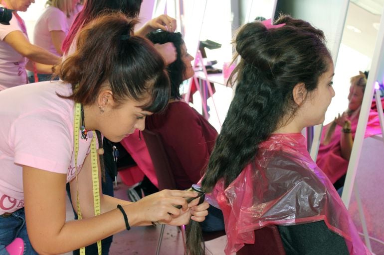 Corte de pelo en el Hospital del Vinalopó