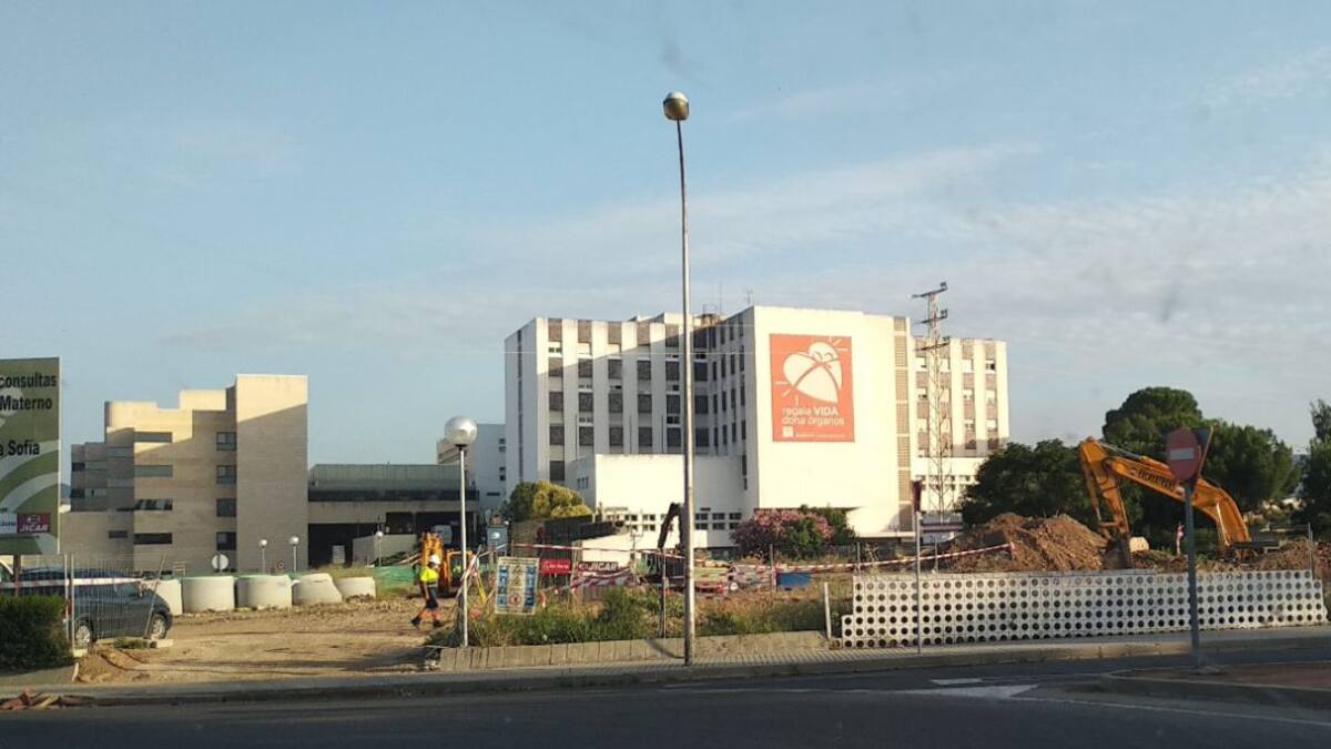 El Hospital Reina Sofía abre un nuevo módulo UCI de hospitalización para pacientes covid