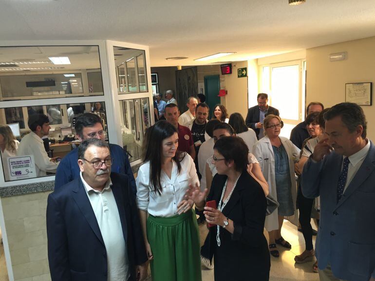 Visita de la consellera de Sanidad al Centro de Especialidades de Padre Majón junto a la gerente de Elda