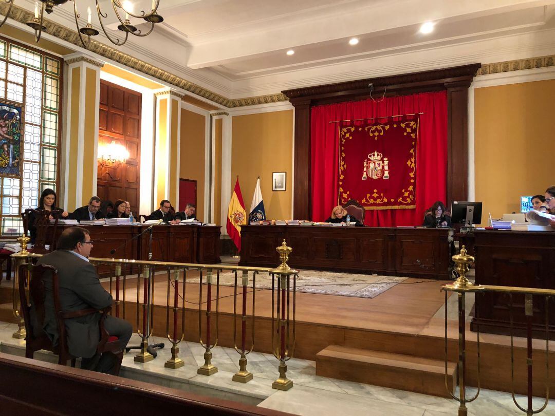 El ex alcalde de Santiago del Teide, José Damián Gorrín, durante la primera sesión del juicio. 