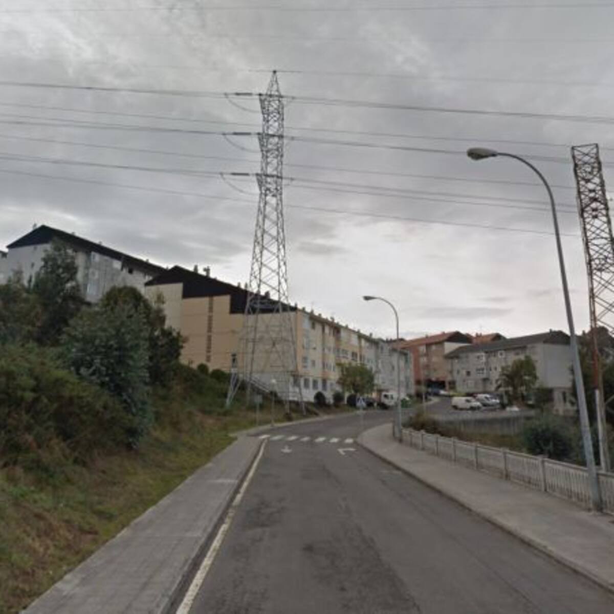 El traslado de las líneas de alta tensión en la urbanización SolyMar de Arteixo vuelve al Parlamento