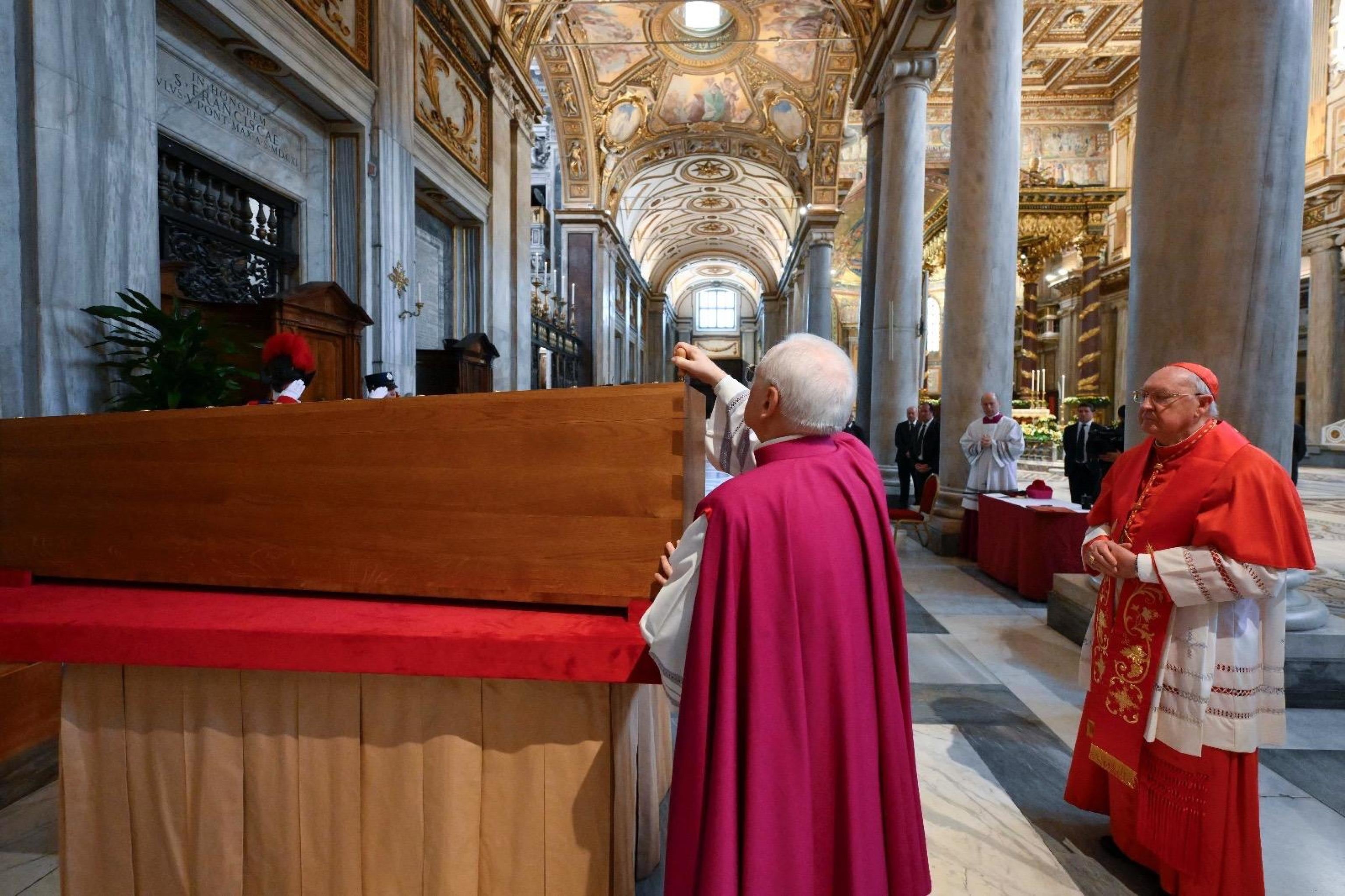 Los restos del papa Francisco en la Basílica de Santa María la Mayor en Roma. EFE.