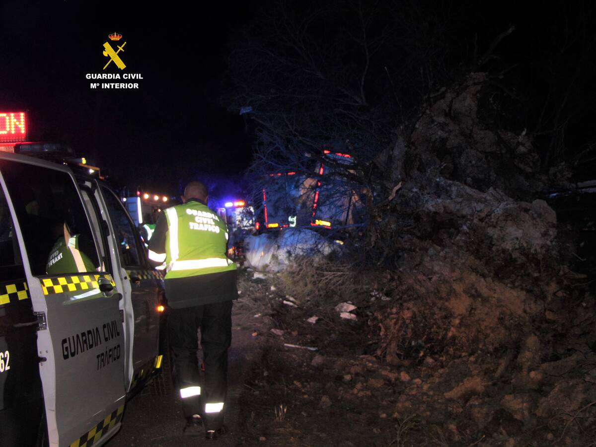 Herido de gravedad el conductor de un camión que se ha salido de la vía en la AP-2