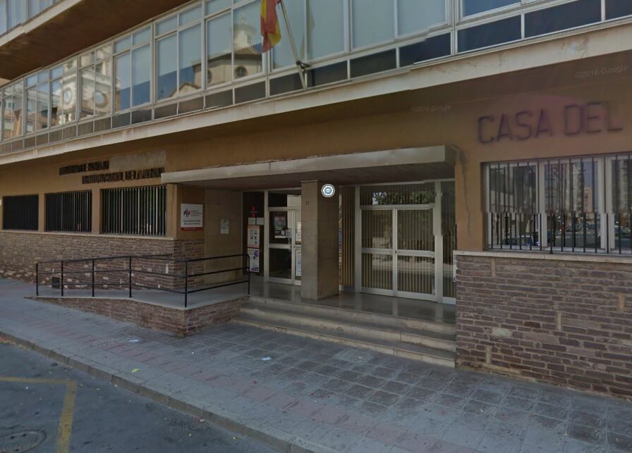 Trabajadores del Consultorio del Grao de Castellón protestan ante la inminente posibilidad del desmantelamiento del centro de salud