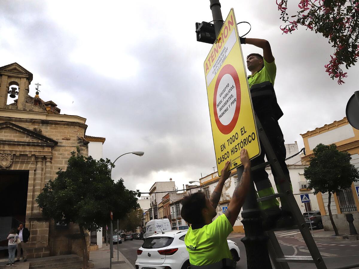 Comienzan a instalarse los paneles del plan de movilidad y tráfico por la Magna