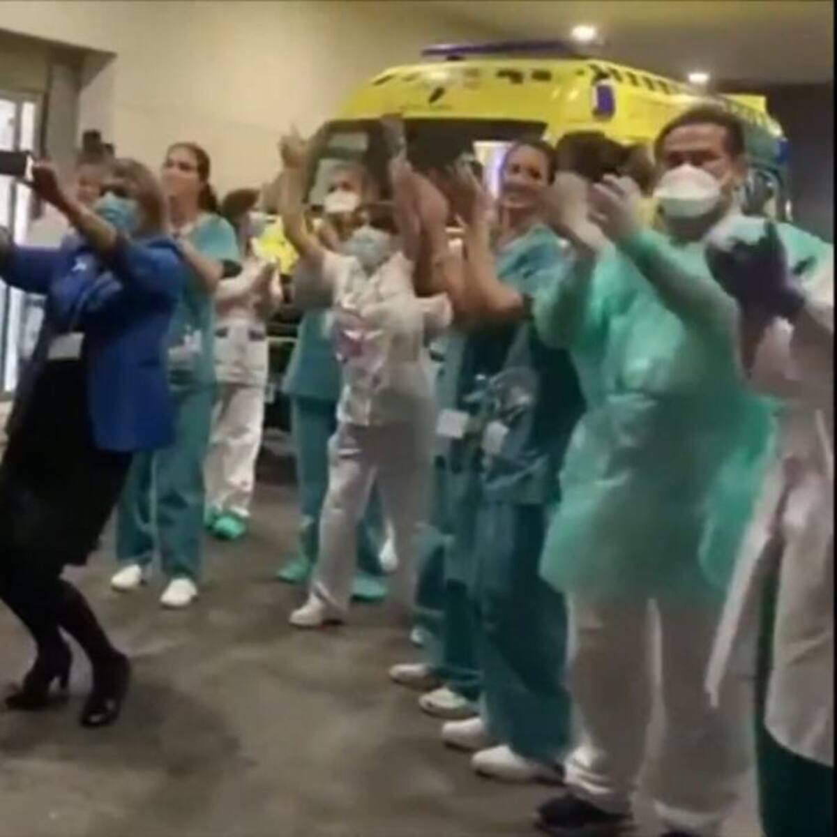 Devolviendo los aplausos