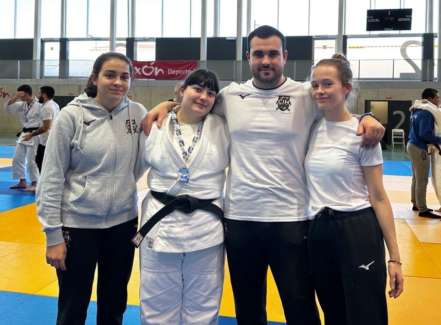 Participantes del Club Judo Huesca en Gijón