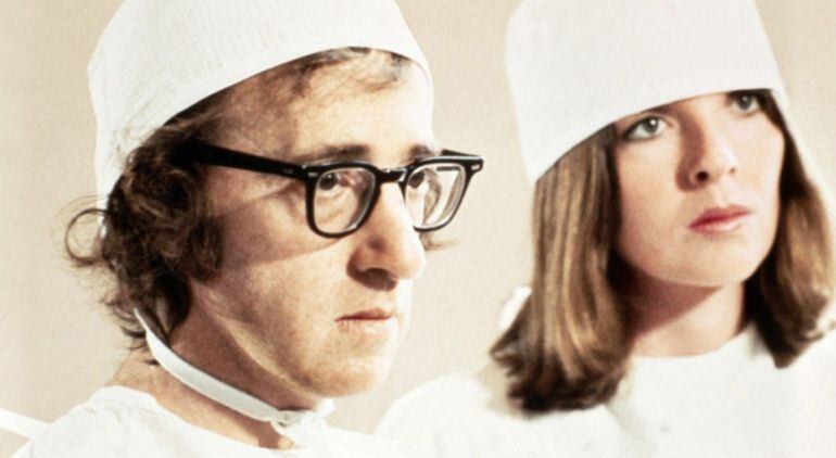 Woody Allen y Diane Keaton en la película &#039;El Dormilón&#039;, de 1973.